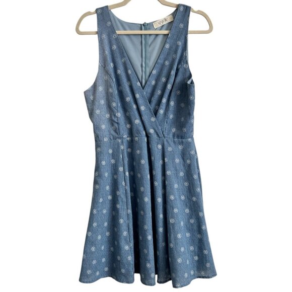 ESTELLE Fit and Flare V-Neck Dress - Size Medium - Picture 1 of 7